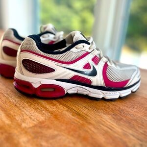 Nike Moto, size 5.5. Preowned.